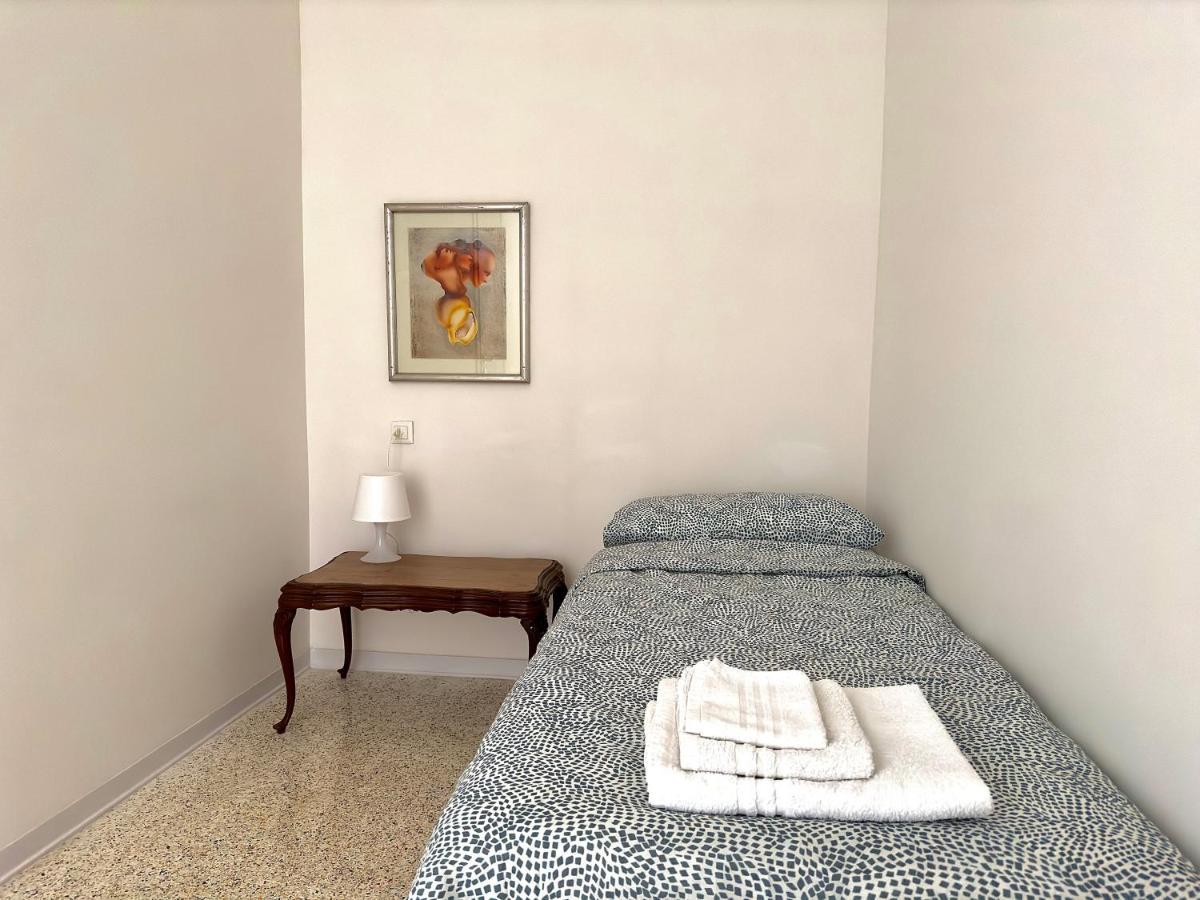 Minimal Apartment Navigli Milano Exteriör bild