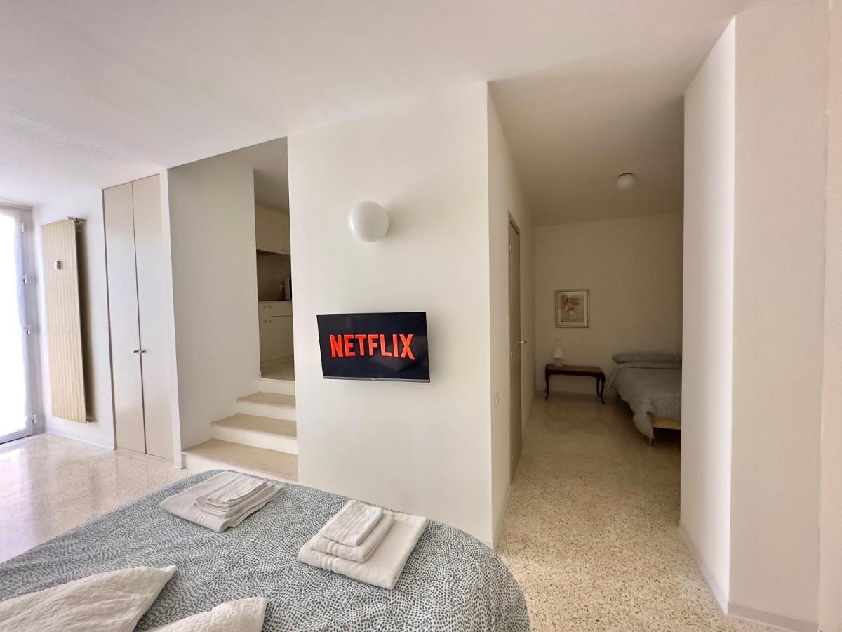 Minimal Apartment Navigli Milano Exteriör bild